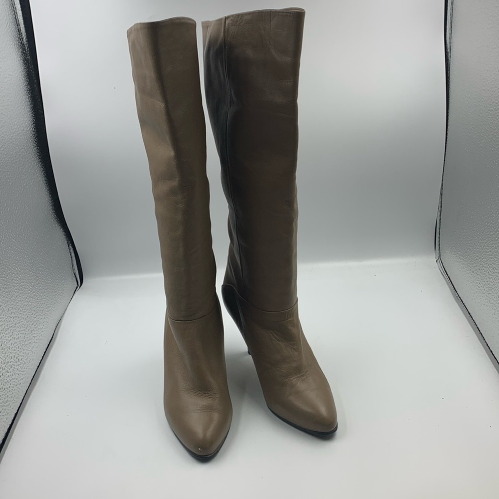 Heeled leather boots. - Picture 1 of 6